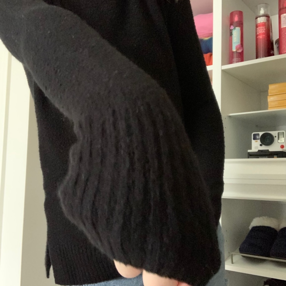 BLACK CREWNECK - Picture 4 of 5